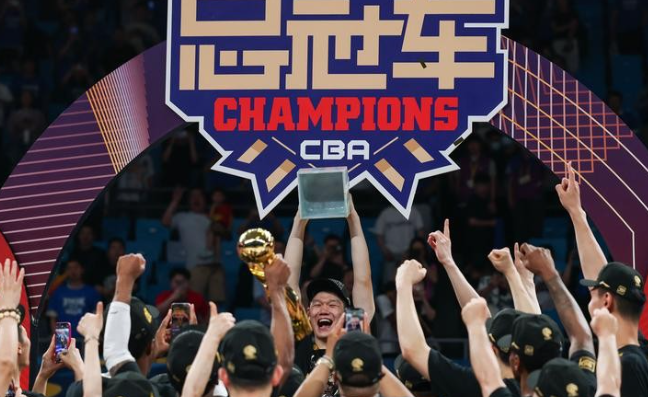 纽约出身邓恩盼尼克斯夺冠