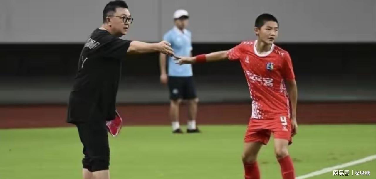 博格巴：既然阿森纳都能夺冠，那曼联三年之内也绝对可以'>
                                        </a>
                                      </li> <li class='hiSlider-item td-dynamic-news-card'>
                                        <a href=