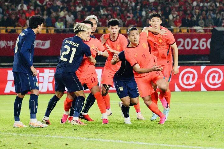 罗马诺：利物浦夏窗可能引进中场，同时还和巴黎争夺迪奥曼德'>
                                        </a>
                                      </li> </ul>
            </div>
        </div>

        <div class=