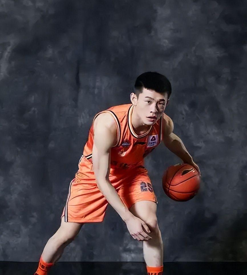 尤晓迪输郑钦文赛后一句话令外界破防，费德德看好德约美网捧杯