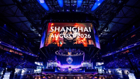 世界杯冠军，伯纳乌全场致敬库库雷利亚和奥亚萨瓦尔